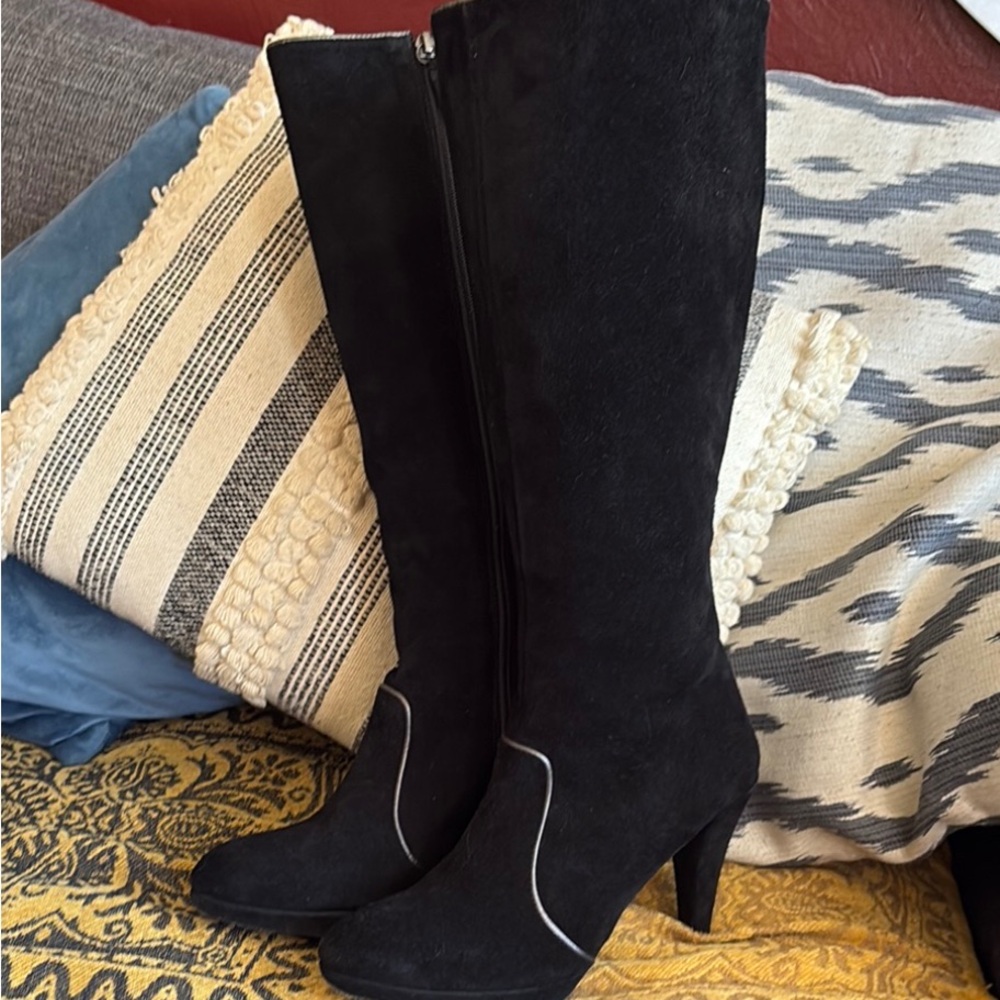 🌟BODEN ROSEBERRY Black Suede Knee-High Boots w/Silver Piping, Sz. 9, EU 40 💋